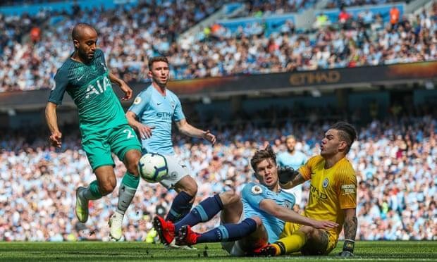 Đánh bại Tottenham, Man. City đòi lại ngôi đầu