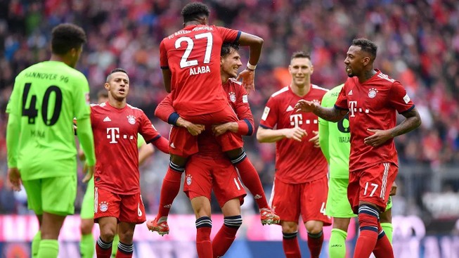 Dortmund 'hụt hơi', Bayern Munich tiến sát ngôi vương