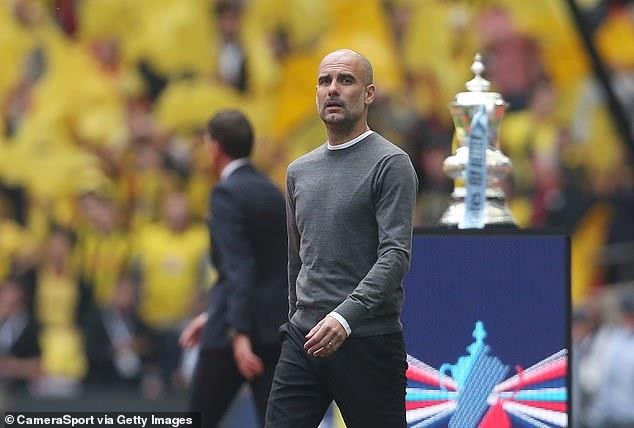 HLV Pep Guardiola giận dữ vì tin đồn thất thiệt