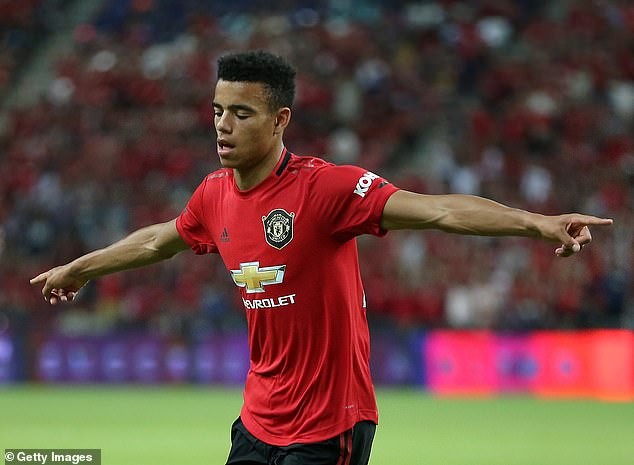 HLV Solskjaer tâng bốc sao trẻ 17 tuổi của MU