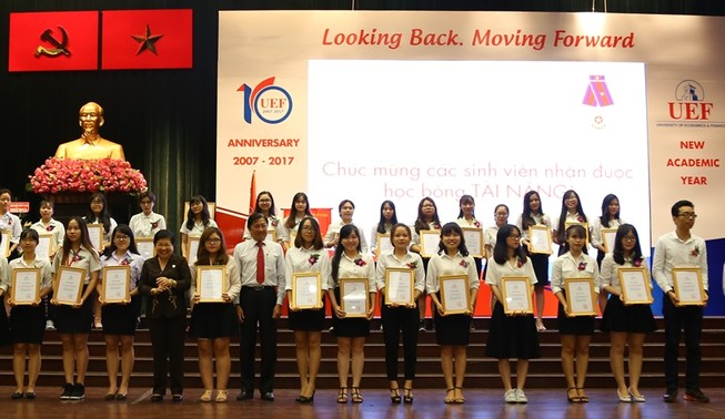 Hàng ngàn suất học bổng dành cho tân sinh viên