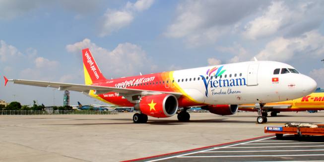 Chim va vào cánh, Vietjet phải hủy 7 chuyến bay