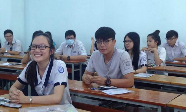 Hướng dẫn cán bộ coi thi nhận dạng các thiết bị công nghệ cao