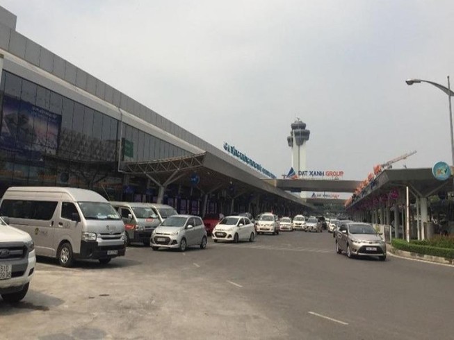 Khách ngoại bị từ chối nhập cảnh do dùng hộ chiếu giả