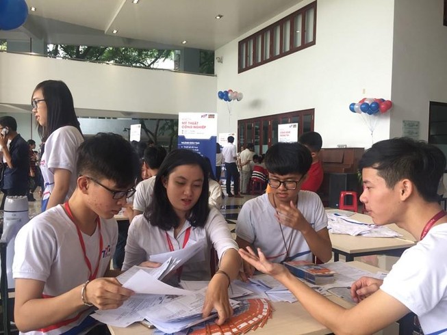 Đại học Tôn Đức Thắng khẳng định giáo viên sống tốt từ lương