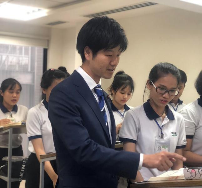 Thứ trưởng Nhật khuyên lao động dạy tiếng Việt cho người Nhật