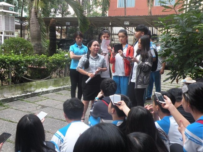 'Dẹp' sách vở, học sinh tới đài khí tượng học địa lý