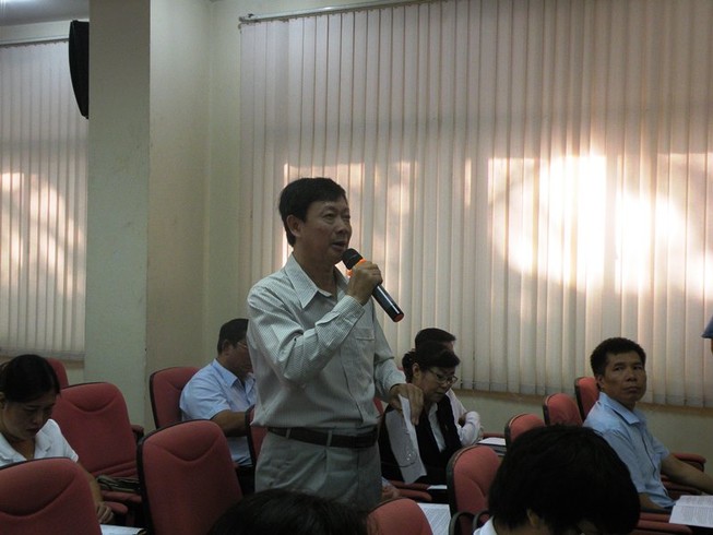 Bàn dự Luật Giáo dục nhưng nóng chuyện tăng lương