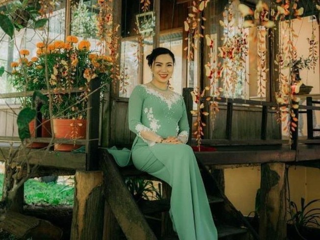 Cô giáo xinh đẹp viết lời phê: 'Hờn cả thế giới'