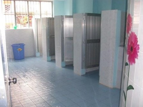 TP.HCM rà soát tình hình nhà vệ sinh trường học