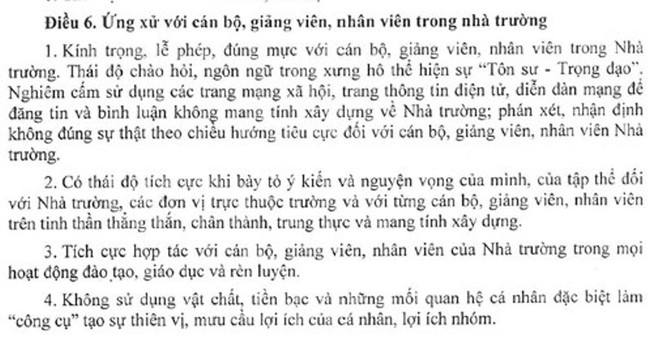 Sinh viên trước quy định cấm nói xấu giảng viên trên Facebook