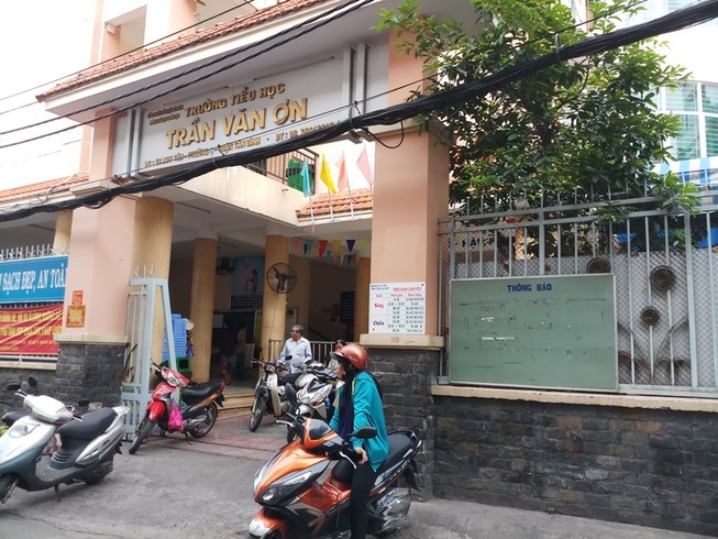 Thống nhất hình thức kỷ luật cô giáo phạt học trò tự tát