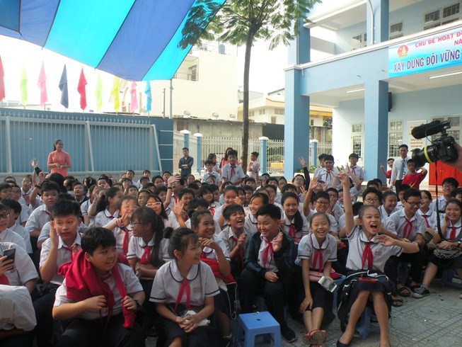 Học phí THCS tại TP.HCM giảm từ 100.000 xuống còn 60.000 đồng?