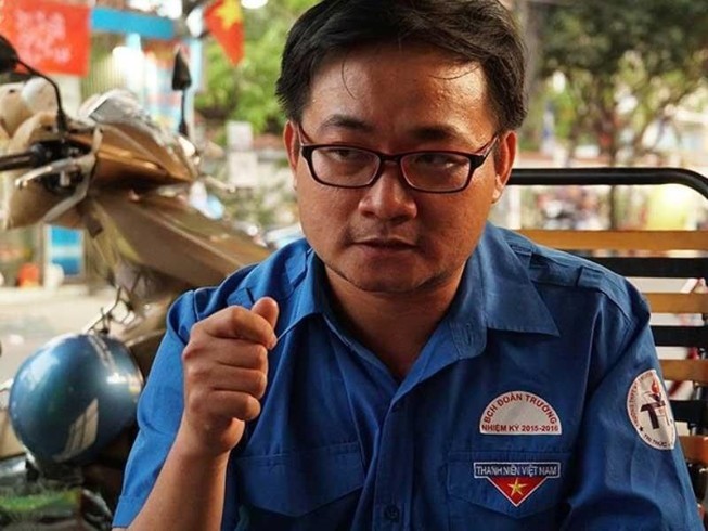 Thầy cho trò diễn 'cảnh nóng' kiện hiệu trưởng ra tòa