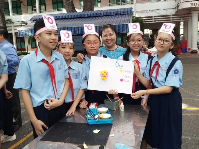 Học trò hứng thú với tiết học Hóa 4.0