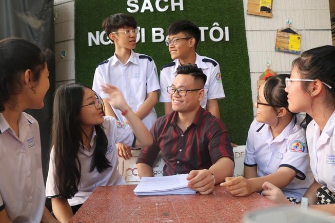 'Bài tập về nhà' không đụng hàng khiến học trò bật khóc