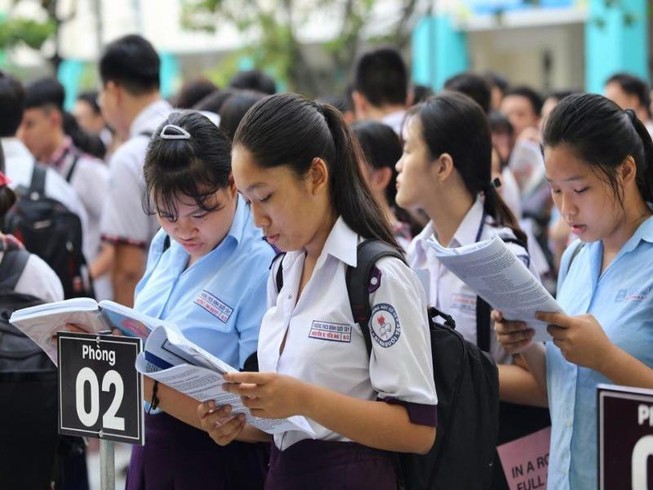 TP.HCM, Hà Nội: Hơn 165.000 HS bắt đầu cuộc đua vào lớp 10