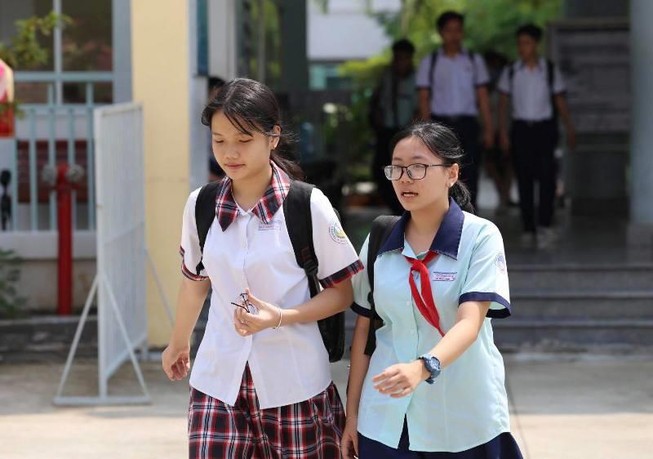 TP.HCM: Điểm chuẩn lớp 10 chuyên giảm từ 5-7 điểm!