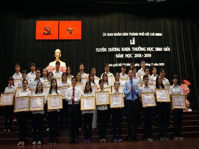 TP.HCM tuyên dương, khen thưởng 618 học sinh giỏi tiêu biểu