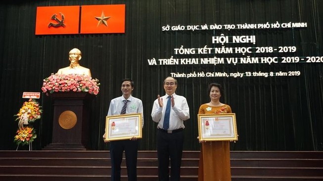 Bí thư Nhân: 'Thầy cô phải là tấm gương để học sinh noi theo'