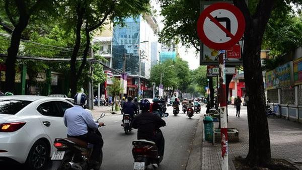 Đừng nhầm lẫn biển cấm rẽ trái là cấm quay đầu