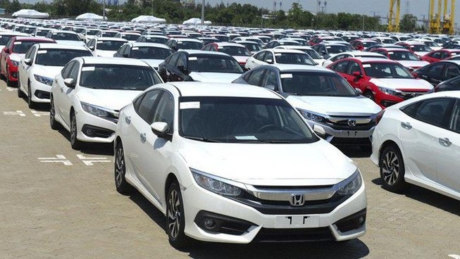 Lượng xe ô tô nhập khẩu về Việt Nam bất ngờ tăng mạnh