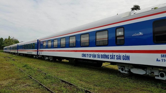 Giảm 10% vé tàu cho học sinh đi thi và nhập học
