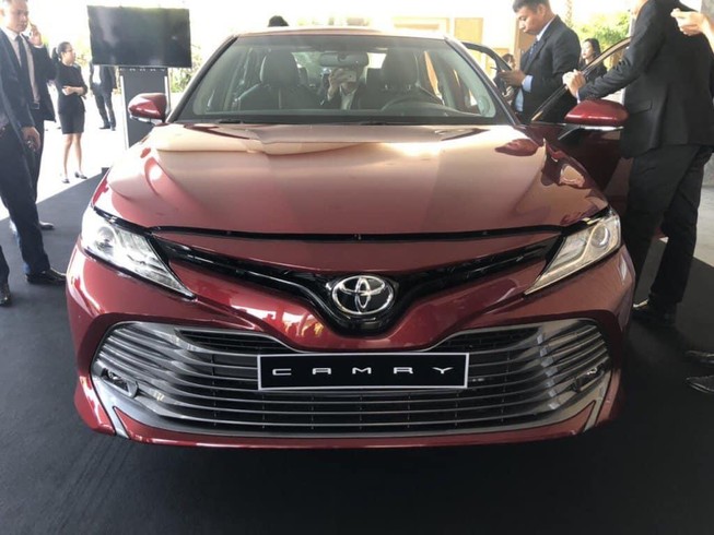 Honda Accord có xứng làm đối thủ với Toyota Camry 2019