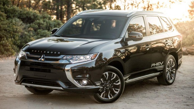Bảng giá Mitsubishi tháng 5: Outlander giảm giá bất ngờ