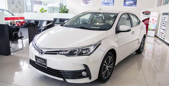Toyota tiếp tục giảm giá mạnh cho mẫu Corolla Altis