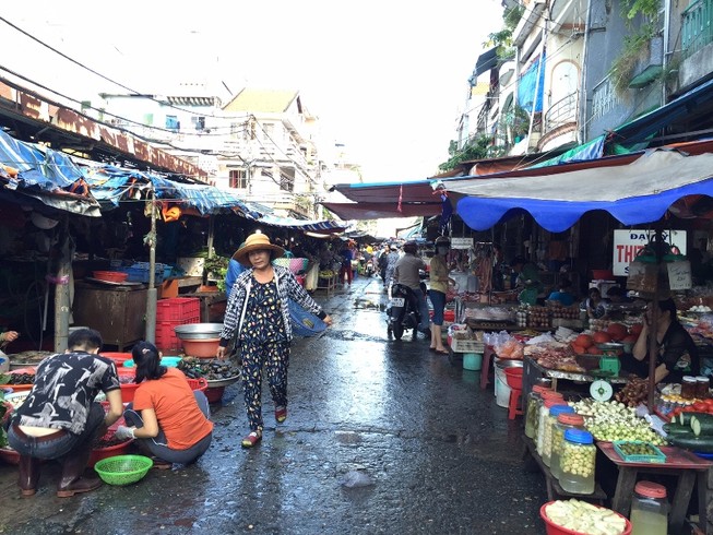 Chợ, siêu thị thưa thớt khách trong ngày lễ 2-9
