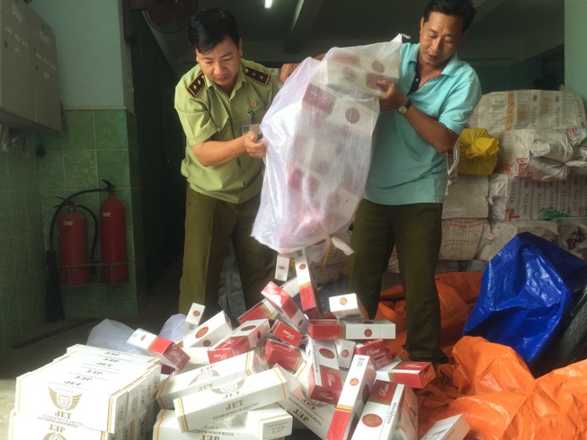 Mạnh tay dẹp ổ nhóm sản xuất, tiêu thụ hàng giả dịp Tết