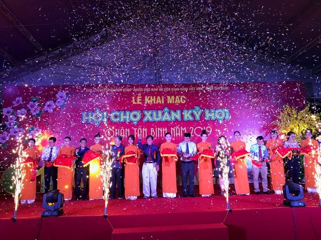 Đặc sản Lào Cai hút khách tại hội chợ Xuân Tân Bình