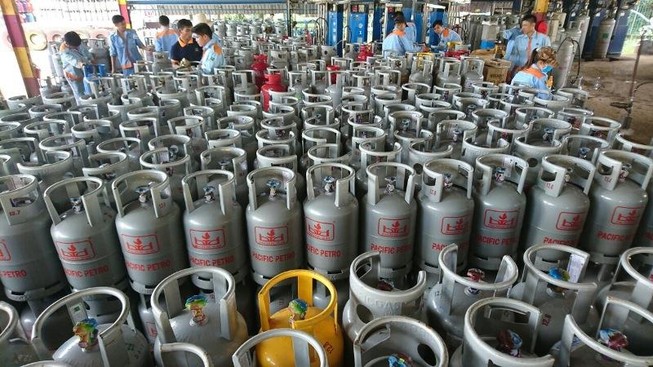 Giá gas lại tăng thêm 7.000 đồng/bình 12kg