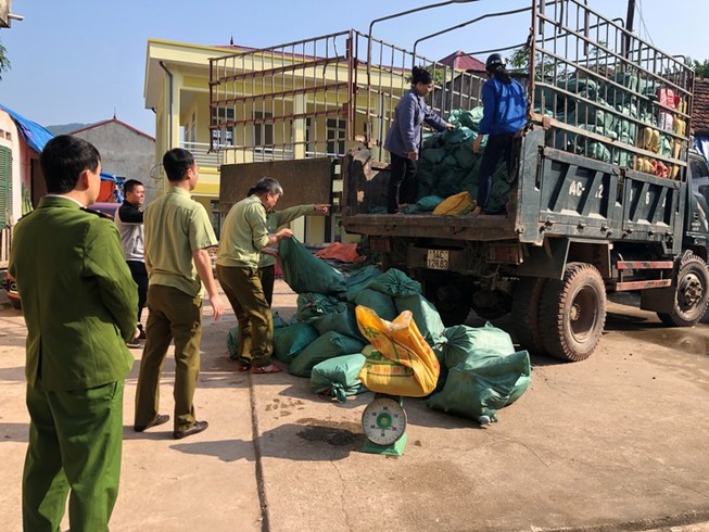 Phát hiện xuất lậu chân heo, lòng heo... sang Trung Quốc