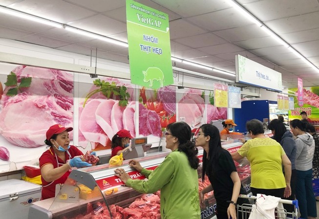 Giá thịt heo bình ổn tiếp tục tăng thêm 35.000 đồng/kg