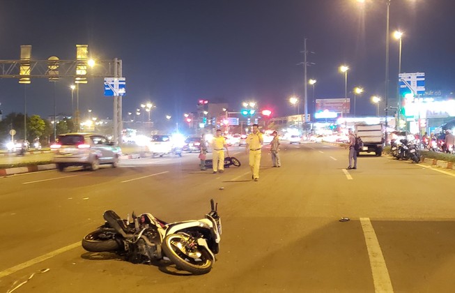 Thủ Đức: Xe tải tông liên tiếp ba xe máy