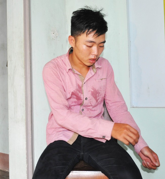 Xem xét cách chức hoặc buộc thôi việc trưởng công an xã vô cớ bắt người