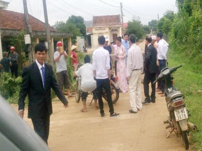 Trưởng thôn nói về vụ chặn xe cưới đòi tiền nông thôn mới
