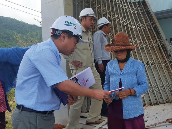Trợ giúp khẩn cấp người dân vùng tâm bão