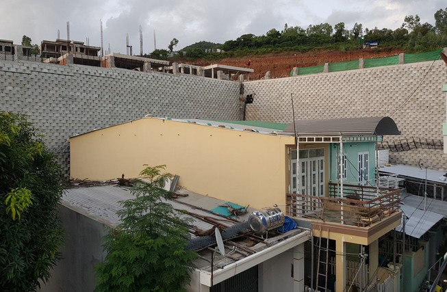 Khánh Hòa quyết tháo dỡ tường rào 'khủng' ở dự án Đồi Xanh
