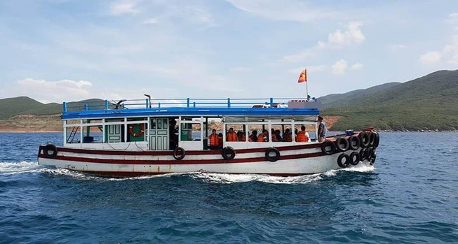 Chìm tàu chở khách trên vịnh Nha Trang