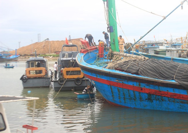 Bão số 5 đánh hỏng hơn 70 tàu cá ở Quy Nhơn