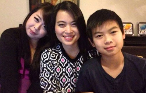 Nghẹn ngào đón thi hài 3 mẹ con người Việt vụ MH17