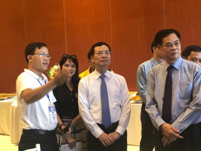 Bộ trưởng: 'Làm sao để mẹ mình bán được nải chuối nhanh hơn'