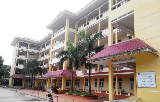 Cách chức, điều chuyển công tác 3 cán bộ thu hơn 1 tỷ đồng “chống trượt“