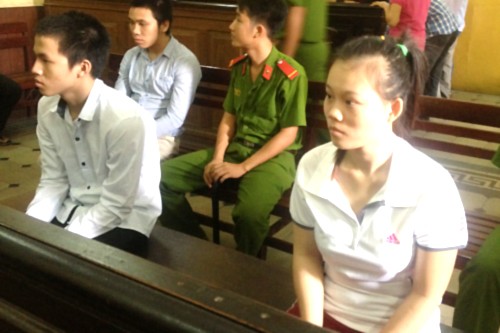 Cô gái lĩnh án vì xúi giục cậu hàng xóm quan hệ tình dục