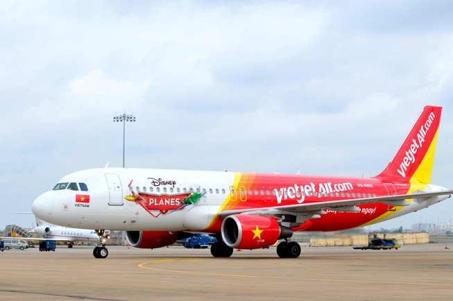 Năm 2014, Vietjet đạt doanh thu 8.100 tỉ đồng