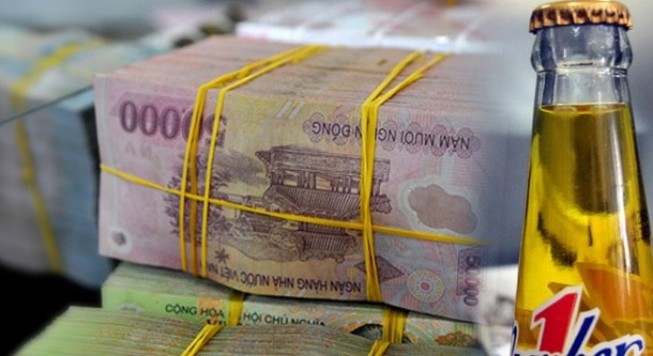 Nắp chai nước ngọt có ruồi có dấu vết bị con người can thiệp