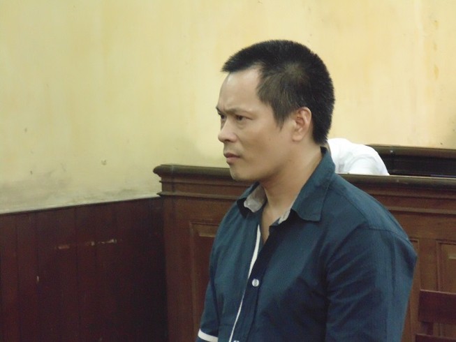 Một người Trung Quốc lãnh án vì mua bán vũ khí